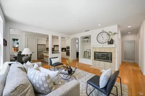 15 Moore Rd, Novato, CA 94949 photo 7