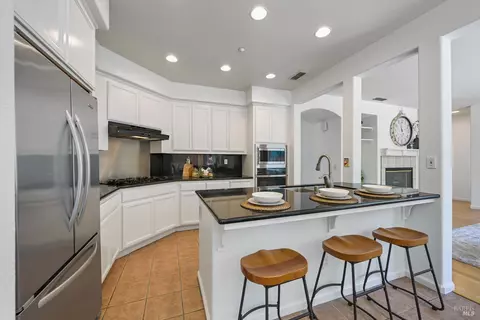 15 Moore Rd, Novato, CA 94949 photo 12
