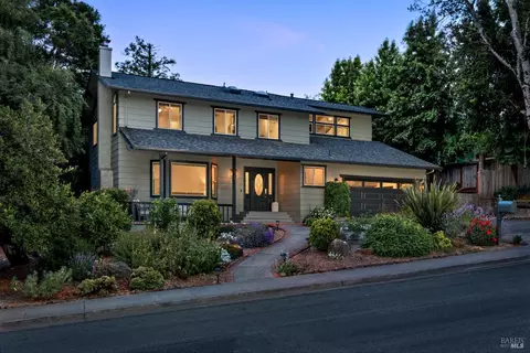620 Elm Dr, Petaluma, CA 94952