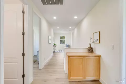 Entry Way - 6052 Stonehouse Dr, Vallejo, CA 94591 photo 7 of 7