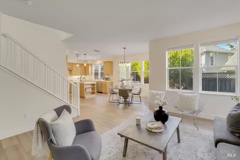 Living - 6052 Stonehouse Dr, Vallejo, CA 94591 photo 3 of 3