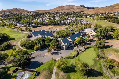 View/Area - 6052 Stonehouse Dr, Vallejo, CA 94591 photo 5 of 7