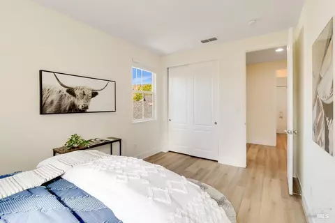 Bedroom - 6052 Stonehouse Dr, Vallejo, CA 94591 photo 7 of 7