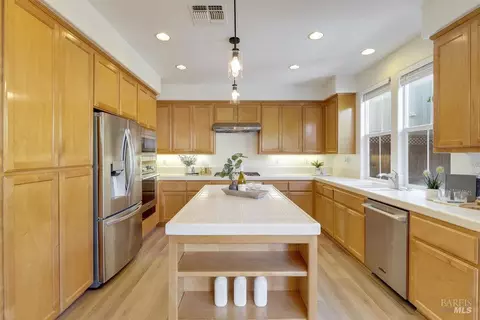 Kitchen - 6052 Stonehouse Dr, Vallejo, CA 94591 photo 1 of 7