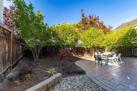 Exterior - 6052 Stonehouse Dr, Vallejo, CA 94591 photo 6 of 14