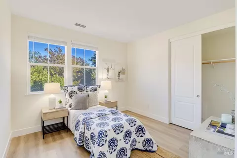 Bedroom - 6052 Stonehouse Dr, Vallejo, CA 94591 photo 3 of 7
