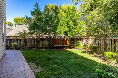 Exterior - 6052 Stonehouse Dr, Vallejo, CA 94591 photo 11 of 14