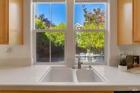 Kitchen - 6052 Stonehouse Dr, Vallejo, CA 94591 photo 3 of 7