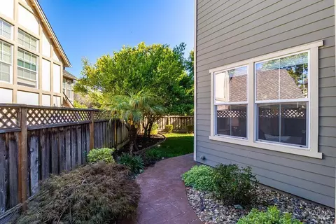 Exterior - 6052 Stonehouse Dr, Vallejo, CA 94591 photo 8 of 14