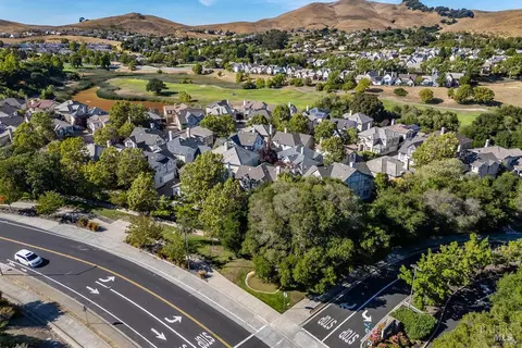 View/Area - 6052 Stonehouse Dr, Vallejo, CA 94591 photo 3 of 7