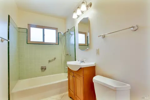 112 Fairfax Ct, Vallejo, CA 94591 photo 17