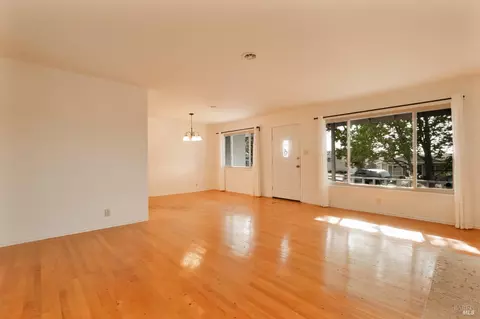112 Fairfax Ct, Vallejo, CA 94591 photo 5