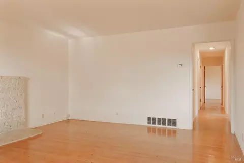 112 Fairfax Ct, Vallejo, CA 94591 photo 2