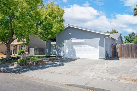 1726 Gershwin Cir, Fairfield, CA 94533 photo 2