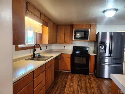 Kitchen - 1751 Hearst Willits Rd, Willits, CA 95490 photo 1 of 3