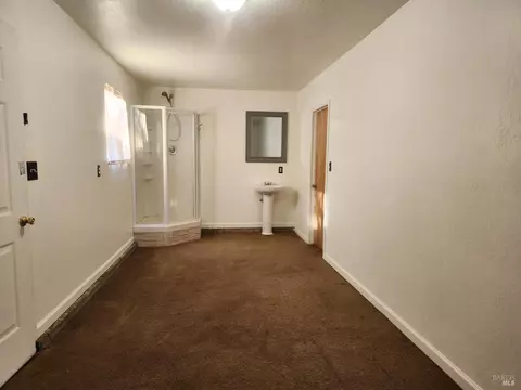 Bath - 1751 Hearst Willits Rd, Willits, CA 95490 photo 3 of 3