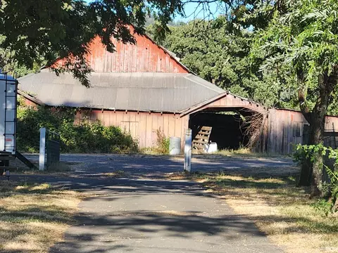 Exterior - 1751 Hearst Willits Rd, Willits, CA 95490 photo 9 of 12