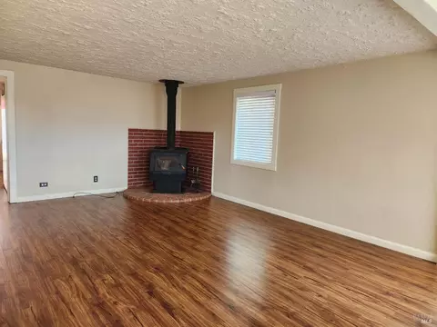 Living - 1751 Hearst Willits Rd, Willits, CA 95490 photo 2 of 2