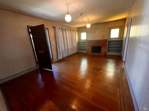 Living - 817 Broadway St, Fairfield, CA 94533 photo 4 of 7