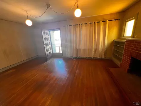 Living - 817 Broadway St, Fairfield, CA 94533 photo 3 of 7