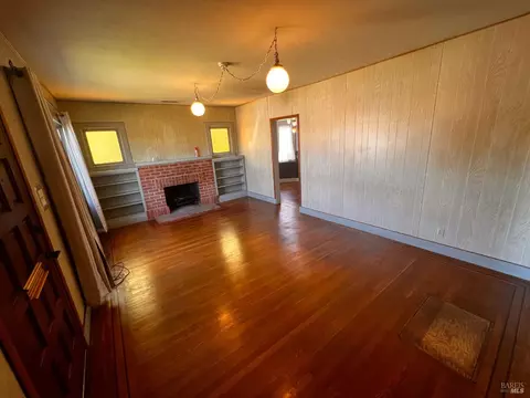 Living - 817 Broadway St, Fairfield, CA 94533 photo 6 of 7