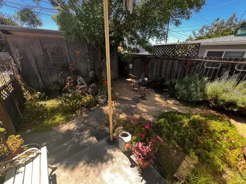 Exterior - 817 Broadway St, Fairfield, CA 94533 photo 9 of 16
