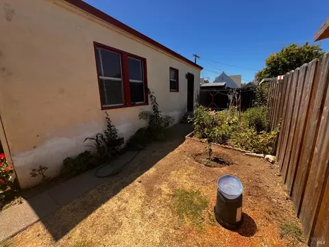 Exterior - 817 Broadway St, Fairfield, CA 94533 photo 16 of 16