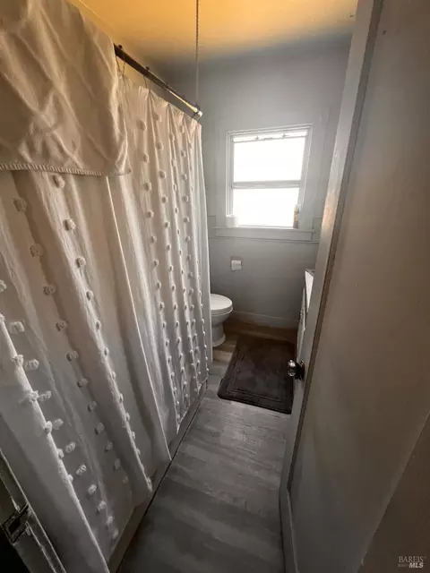 Bath - 817 Broadway St, Fairfield, CA 94533 photo 2 of 3