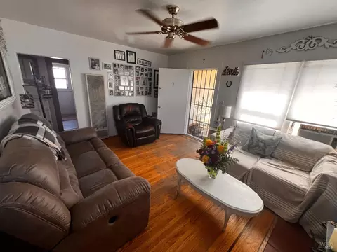 Living - 817 Broadway St, Fairfield, CA 94533 photo 2 of 7
