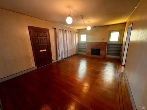 Living - 817 Broadway St, Fairfield, CA 94533 photo 5 of 7