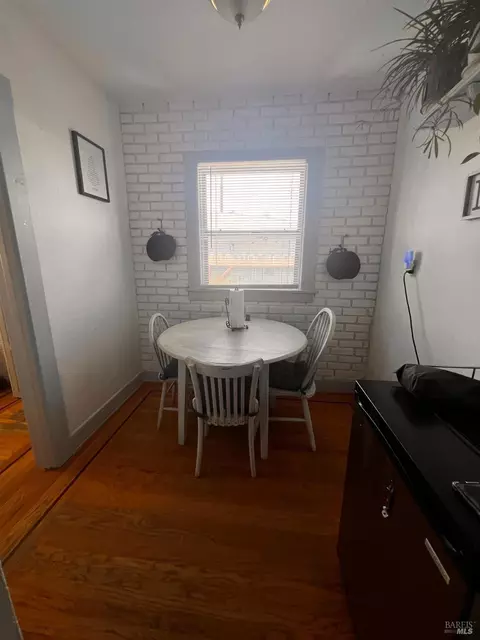 Dining - 817 Broadway St, Fairfield, CA 94533 photo 1 of 3