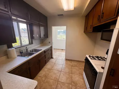 Kitchen - 817 Broadway St, Fairfield, CA 94533 photo 7 of 7