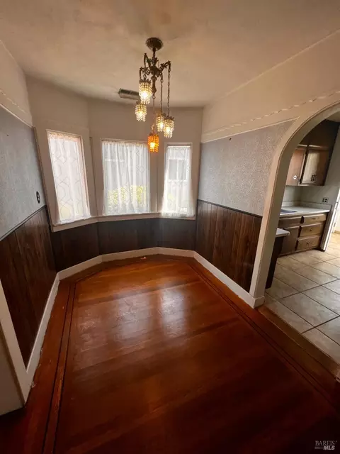 Dining - 817 Broadway St, Fairfield, CA 94533 photo 3 of 3