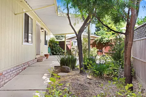 49 Laguna Seca Ct, Saint Helena, CA 94574
