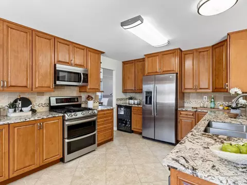 Kitchen - 688 Natalie Dr, Windsor, CA 95492 photo 1 of 2