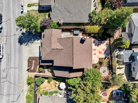 View/Area - 688 Natalie Dr, Windsor, CA 95492 photo 3 of 4