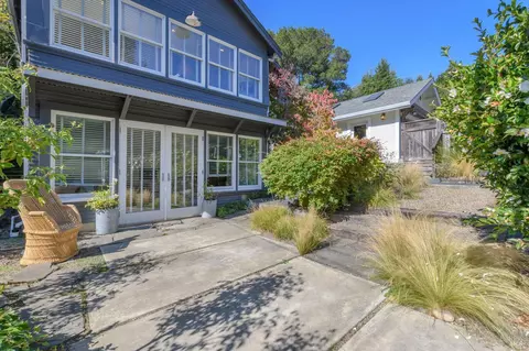 Exterior - 537 Browning St, Mill Valley, CA 94941 photo 3 of 4