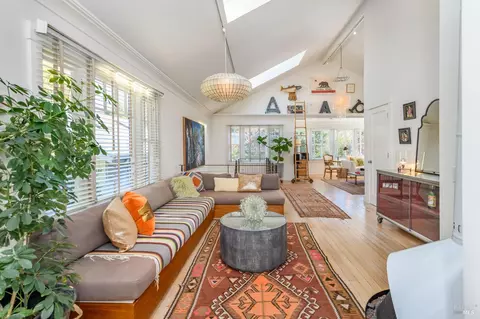 Living - 537 Browning St, Mill Valley, CA 94941 photo 1 of 10