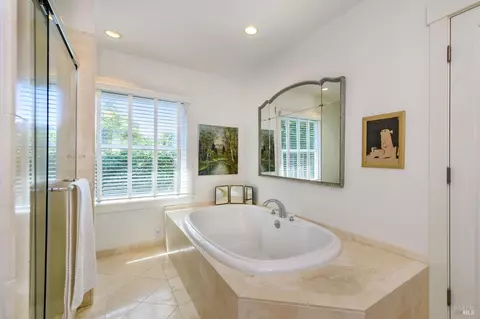 Bath - 537 Browning St, Mill Valley, CA 94941 photo 2 of 2