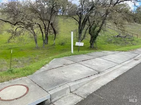 471 Tehuacan Rd, Ukiah, CA 95482 photo 2