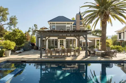 400 Meadowood Ln, Saint Helena, CA 94574