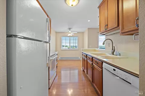 Kitchen - 159 Lighthouse Dr, Vallejo, CA 94590 photo 3 of 3