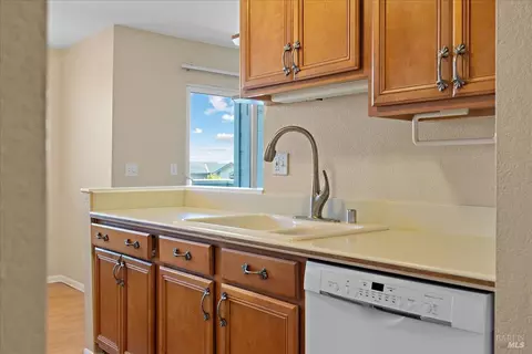 Kitchen - 159 Lighthouse Dr, Vallejo, CA 94590 photo 2 of 3