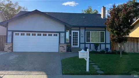 587 Greenwood Dr, Vacaville, CA 95687