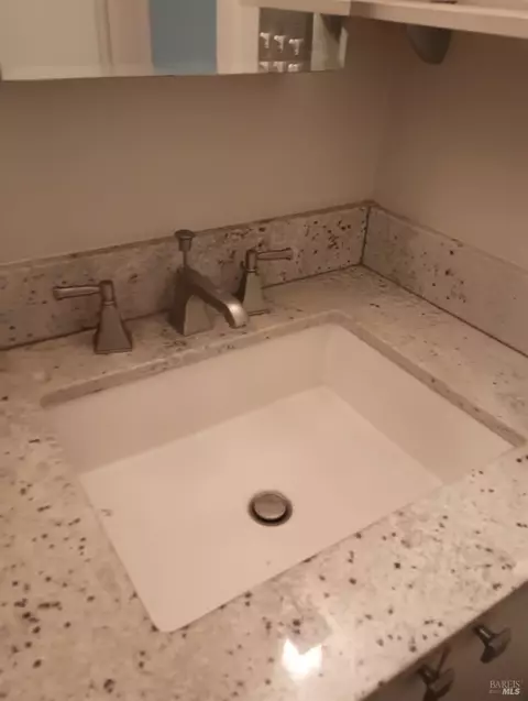 Bath - 361 Steffan St, Vallejo, CA 94591 photo 4 of 8
