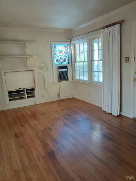 Living - 361 Steffan St, Vallejo, CA 94591 photo 1 of 3