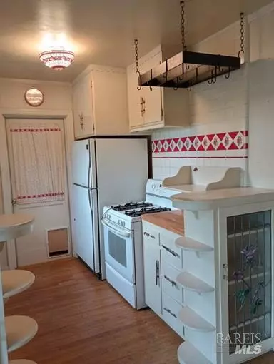 Kitchen - 361 Steffan St, Vallejo, CA 94591 photo 3 of 5