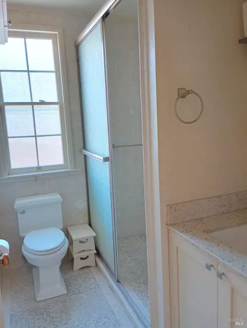 Bath - 361 Steffan St, Vallejo, CA 94591 photo 1 of 8