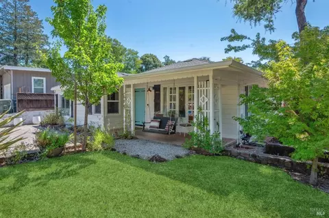 104 Bernhard Ave, Sonoma, CA 95476
