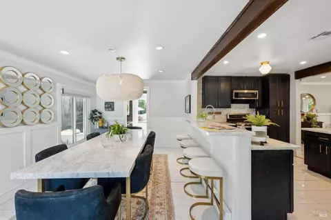 Dining - 104 Bernhard Ave, Sonoma, CA 95476 photo 3 of 4